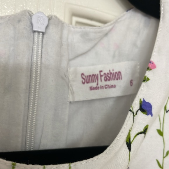 White slightly Used Sunny Fashion Girls Flower & Butterfly Dress - Picture 4 of 7